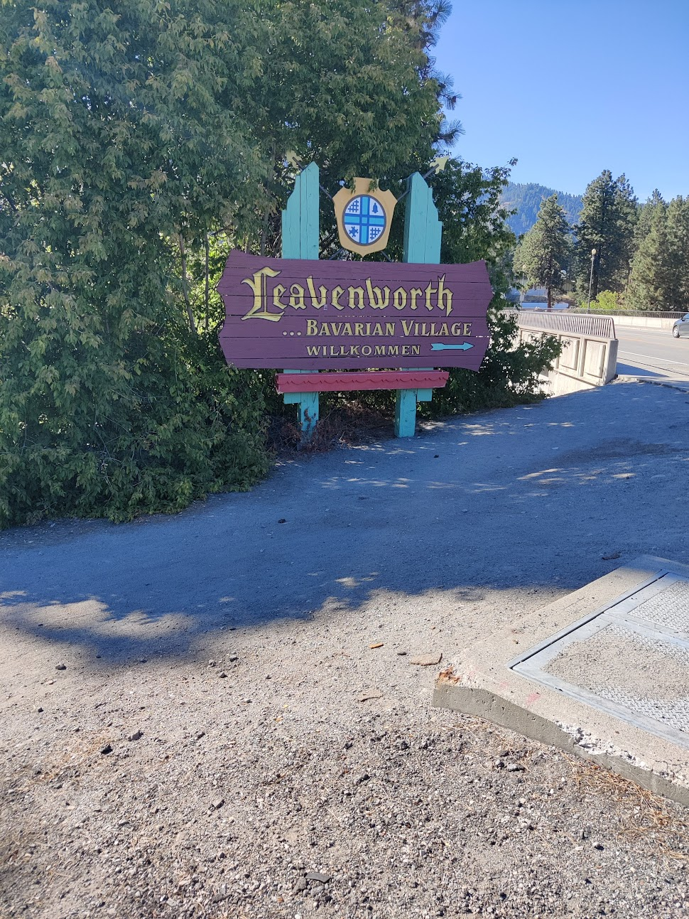 Welcome sign at the border of Leavenworth